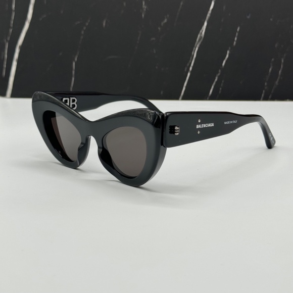 NEW BB0204S 001 BALENCIAGA BLACK GREY CAT EYE WOMEN BALENCIAGA SUNGLASSES - Picture 6 of 10